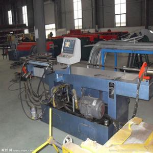 加工磁通計機(jī)箱用的切割機(jī)